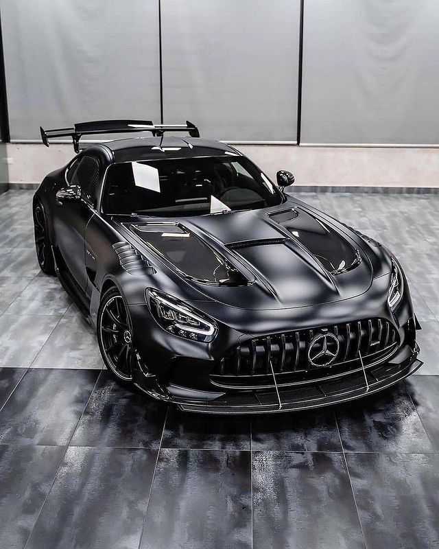 Красив спортен Mercedes